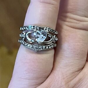 Elegant Silver Heart Ring